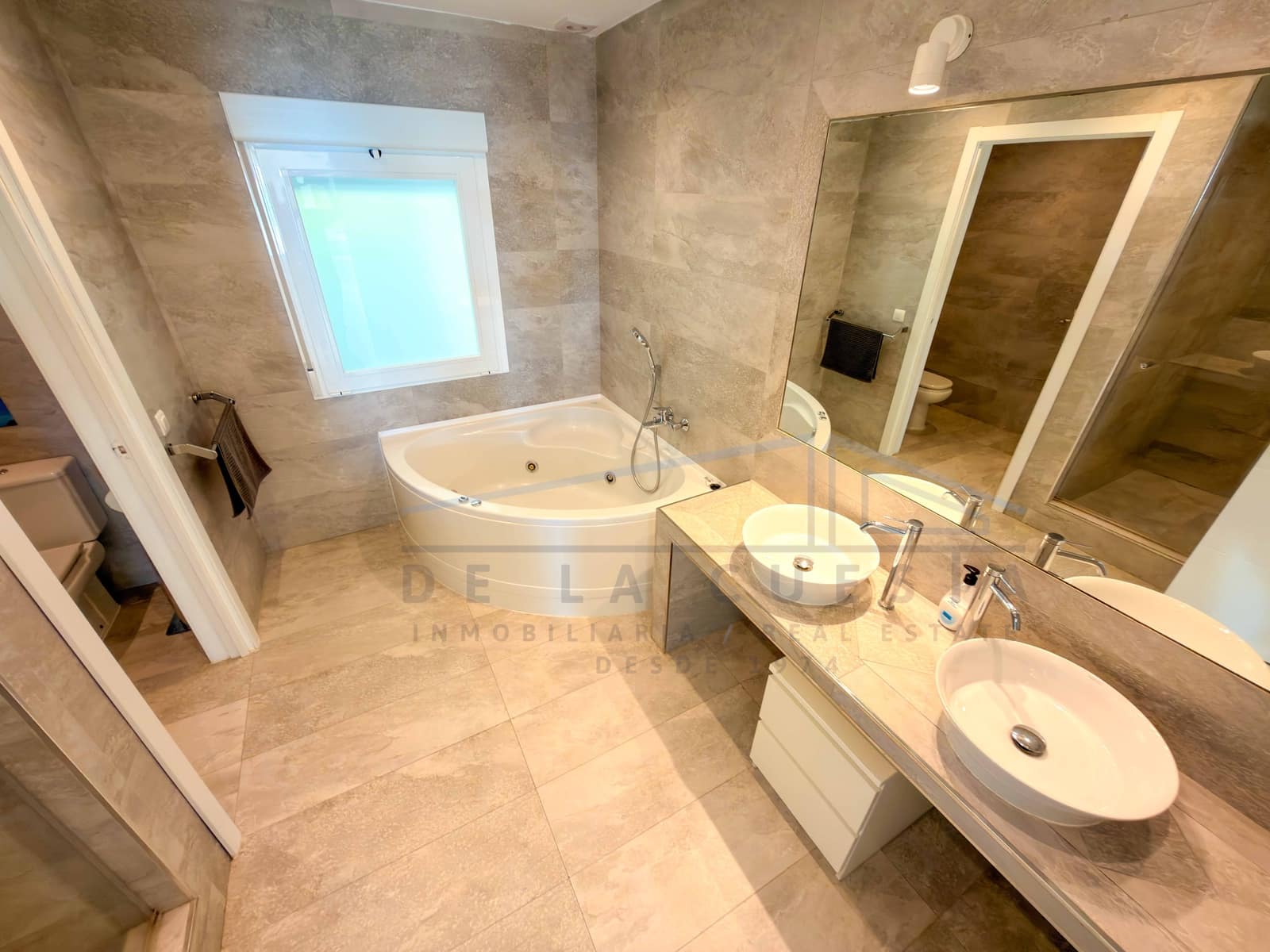 Chalet de 6 habitaciones en La Herradura en venta con piscina garaje - 2.380.000 € (Ref: 9353818)