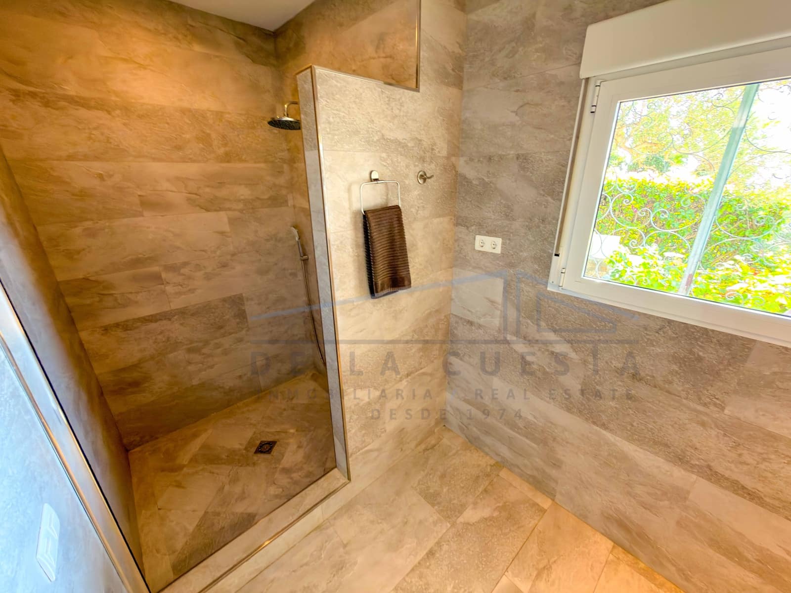 Chalet de 6 habitaciones en La Herradura en venta con piscina garaje - 2.380.000 € (Ref: 9353818)