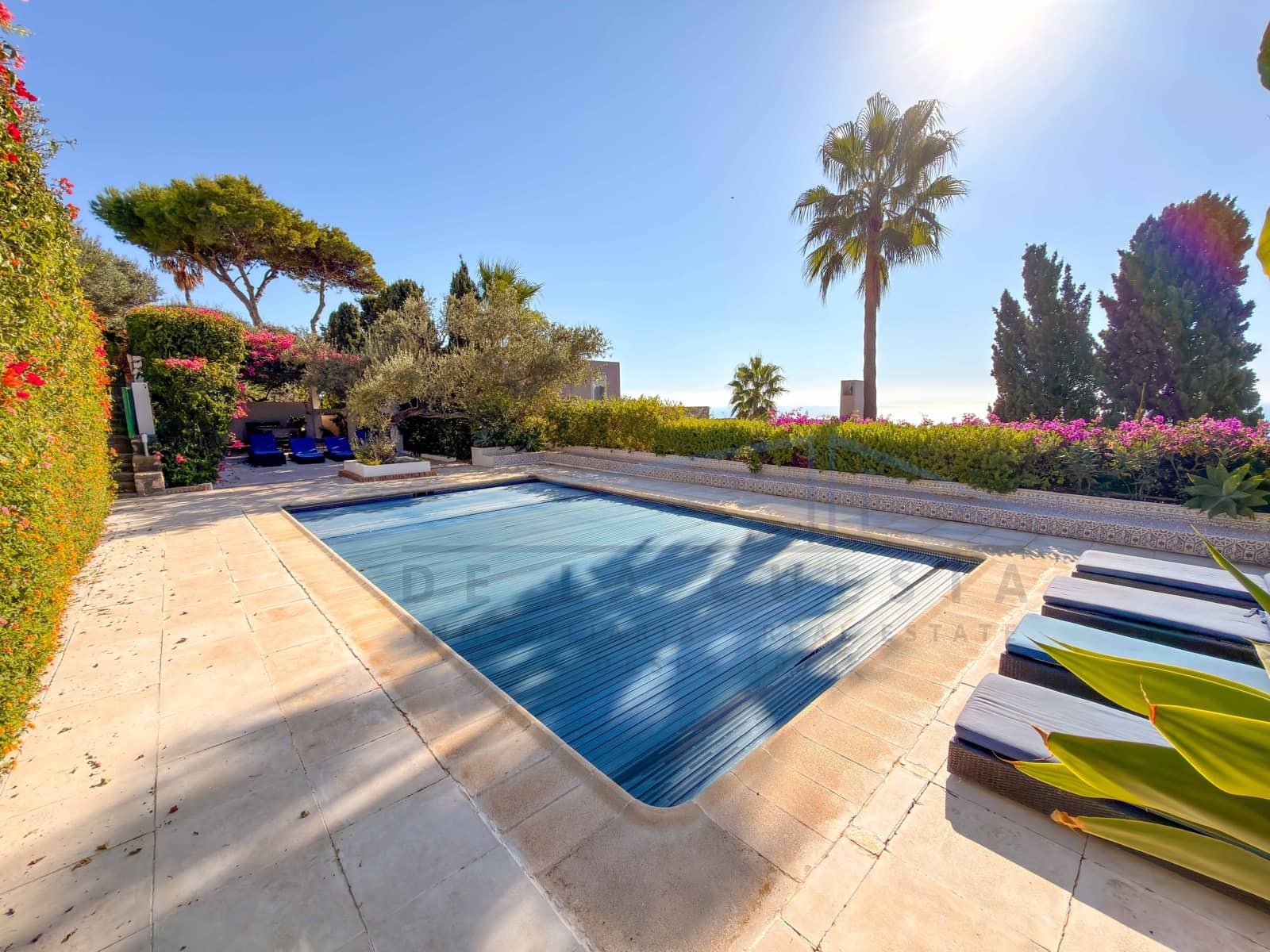 Chalet de 6 habitaciones en La Herradura en venta con piscina garaje - 2.380.000 € (Ref: 9353818)