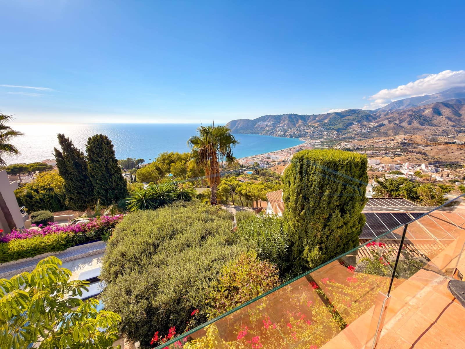 Chalet de 6 habitaciones en La Herradura en venta con piscina garaje - 2.380.000 € (Ref: 9353818)