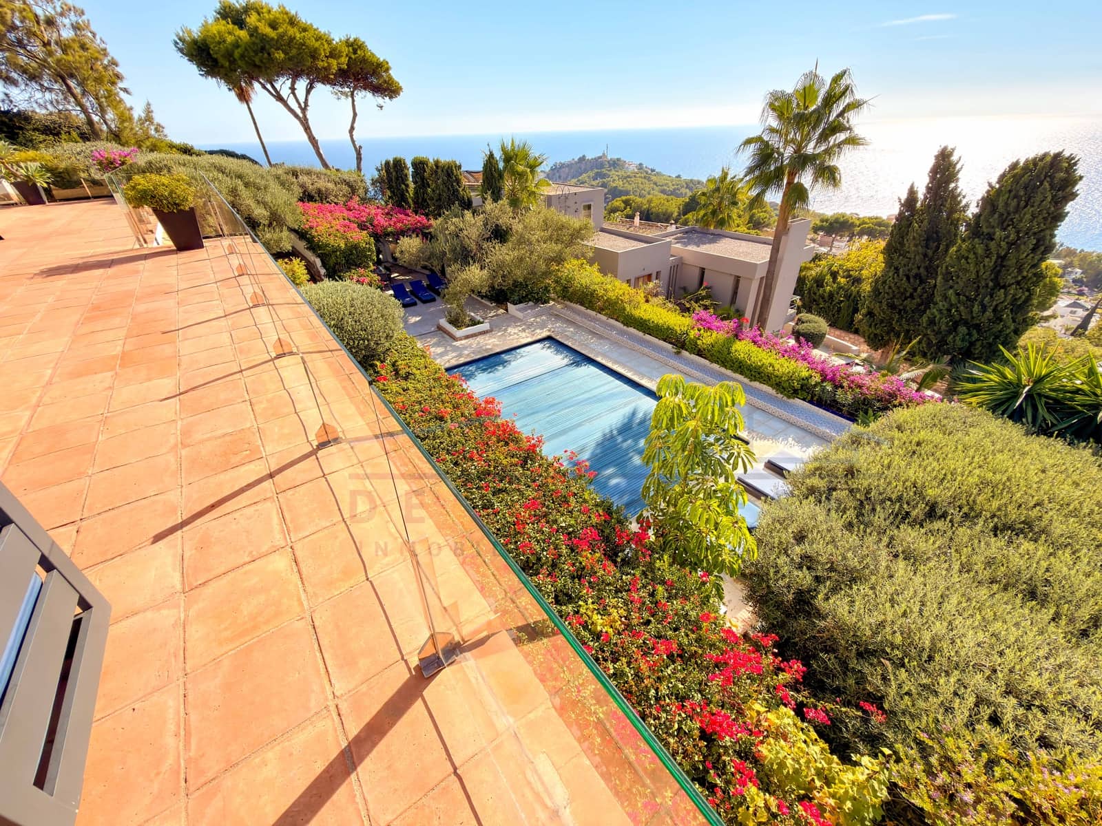 Chalet de 6 habitaciones en La Herradura en venta con piscina garaje - 2.380.000 € (Ref: 9353818)