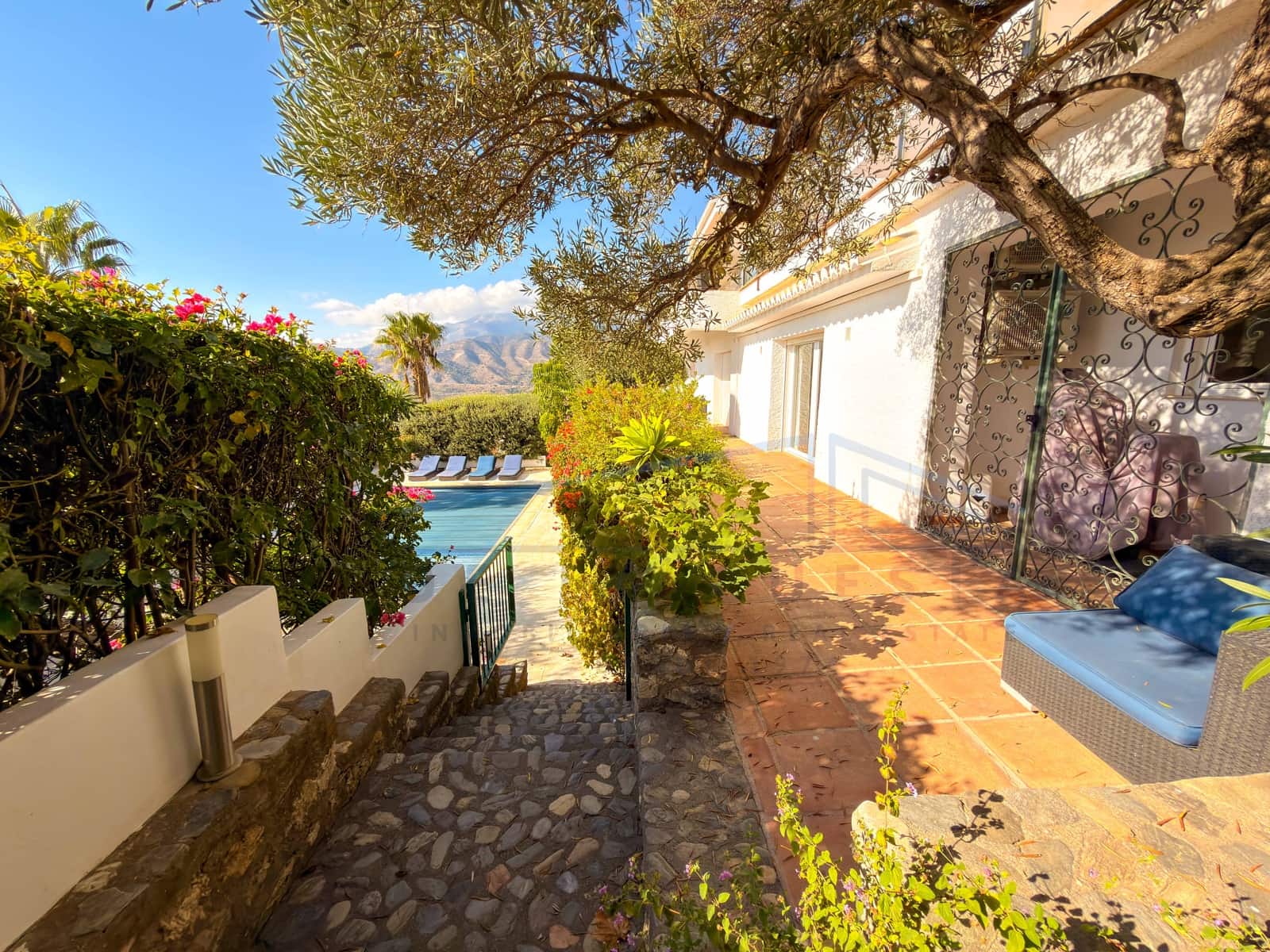 Chalet de 6 habitaciones en La Herradura en venta con piscina garaje - 2.380.000 € (Ref: 9353818)