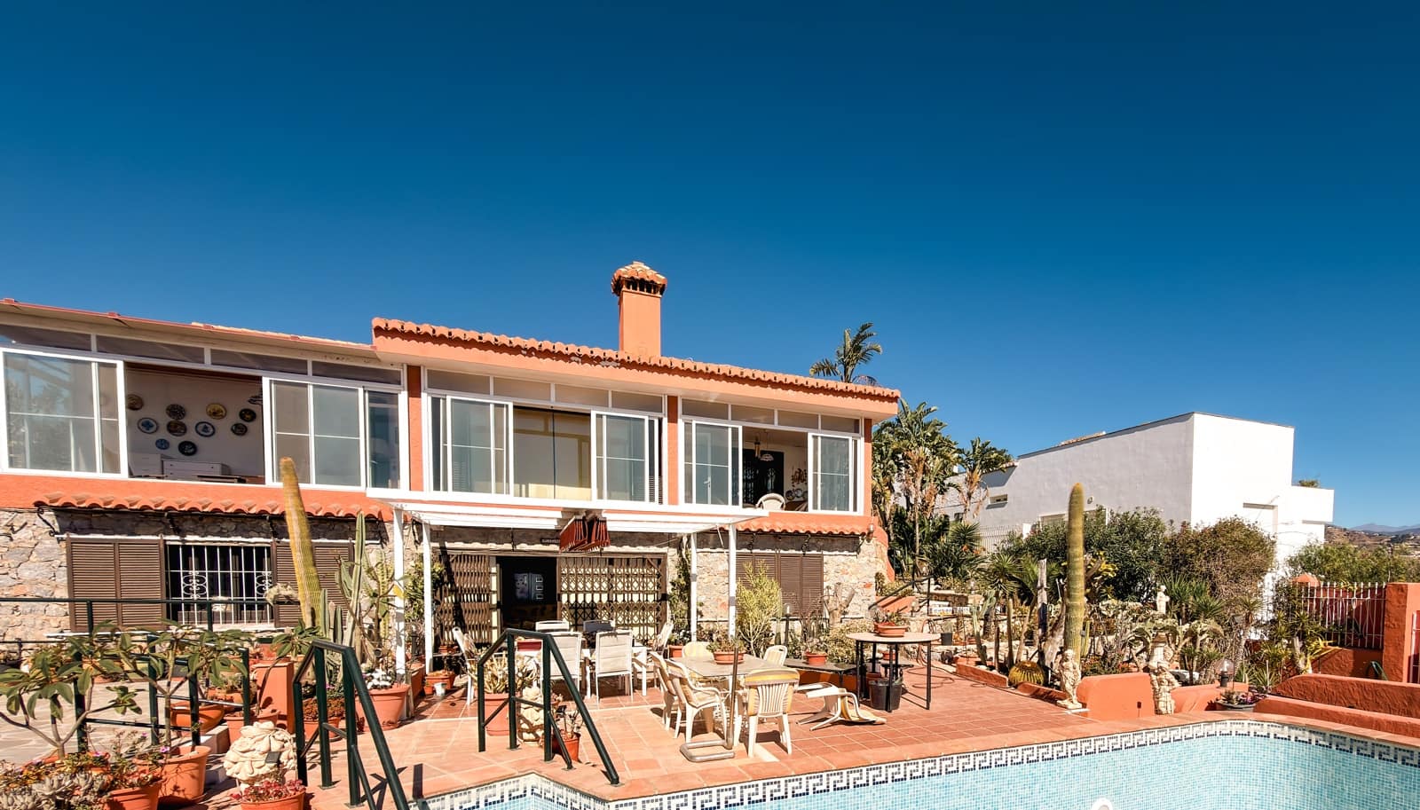 3 bedroom Villa for sale in La Herradura with pool garage - € 1,750,000 (Ref: 9372219)