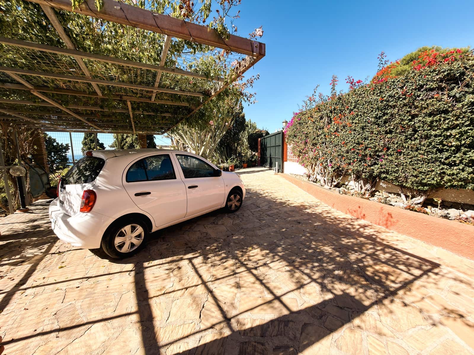 3 bedroom Villa for sale in La Herradura with pool garage - € 1,750,000 (Ref: 9372219)