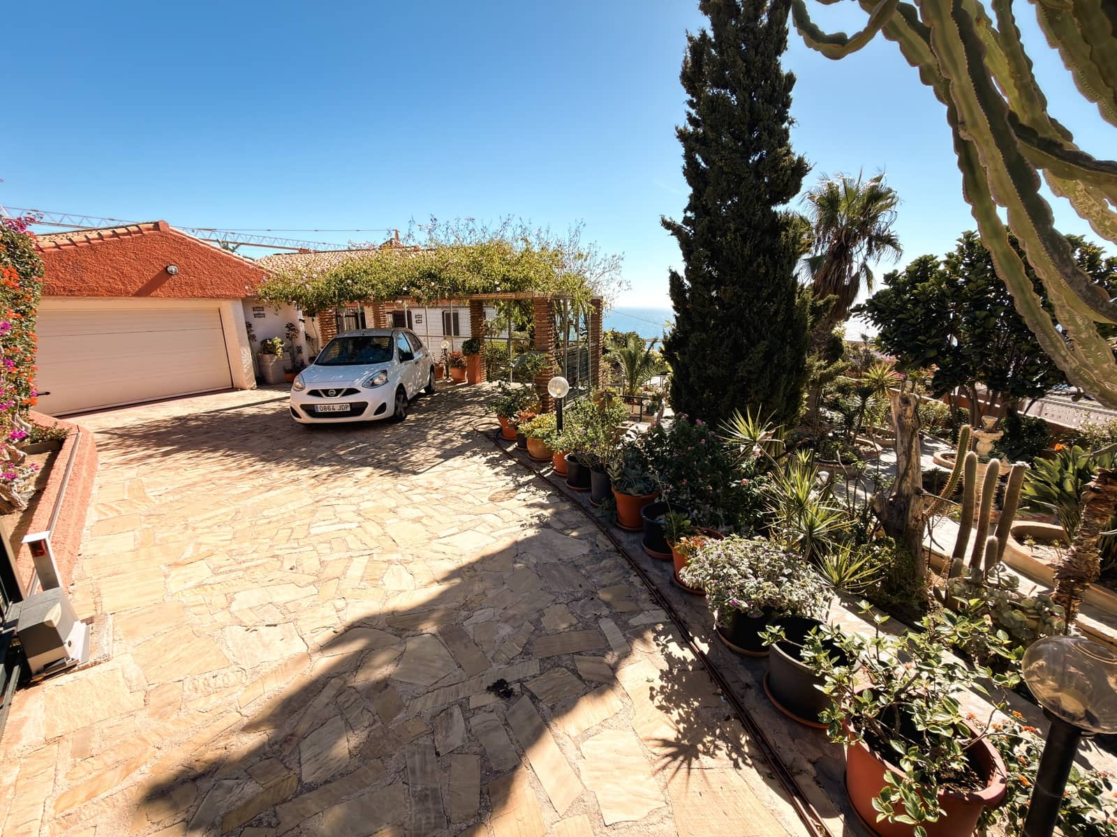 3 bedroom Villa for sale in La Herradura with pool garage - € 1,750,000 (Ref: 9372219)