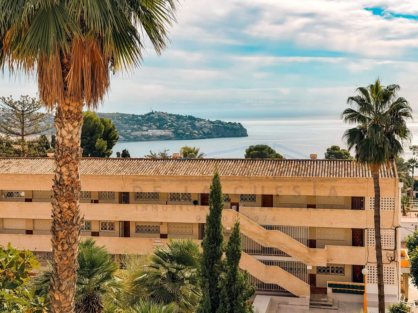 2 bedroom Apartment for sale in La Herradura with garage - € 290,000 (Ref: 9412727)