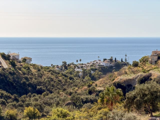 Finca/Casa Rural de 3 habitaciones en La Herradura, Almuñécar en venta con piscina - 635.000 € (Ref: 9509449)