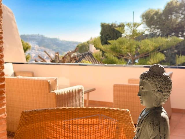 2 bedroom Apartment for sale in La Herradura, Almuñécar with garage - € 285,000 (Ref: 9515854)