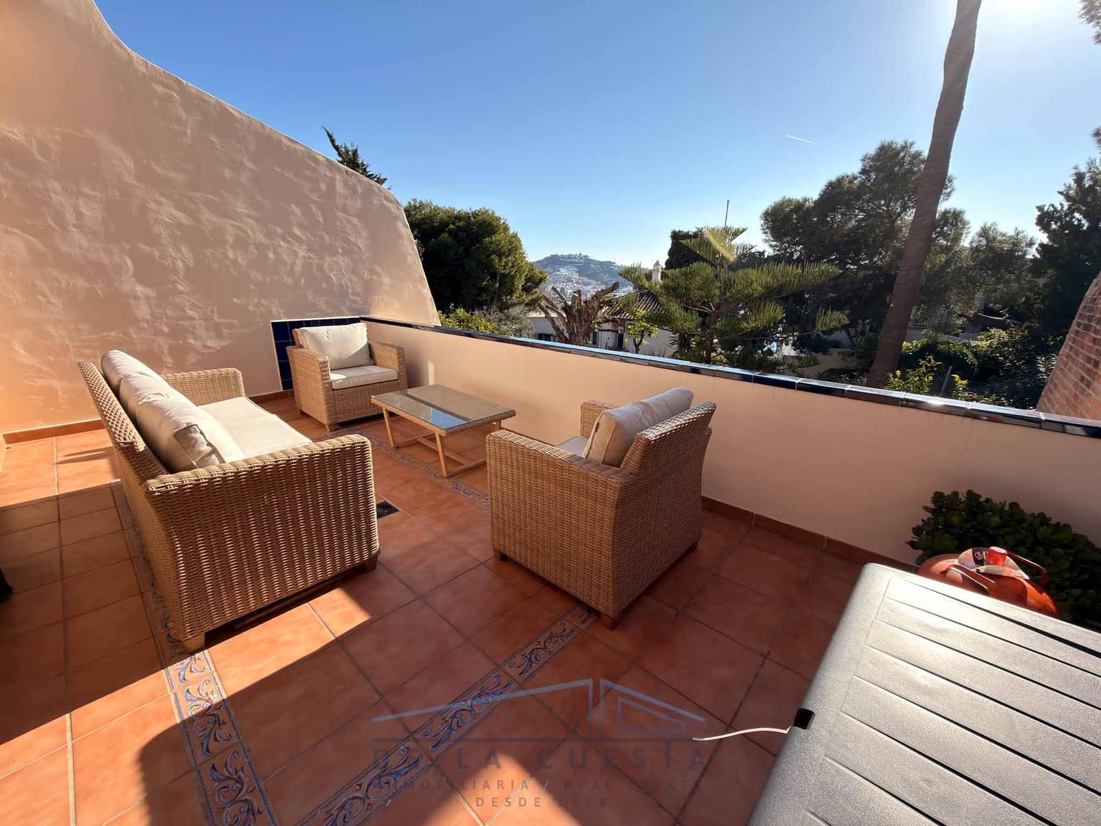 2 bedroom Apartment for sale in La Herradura with garage - € 285,000 (Ref: 9515854)