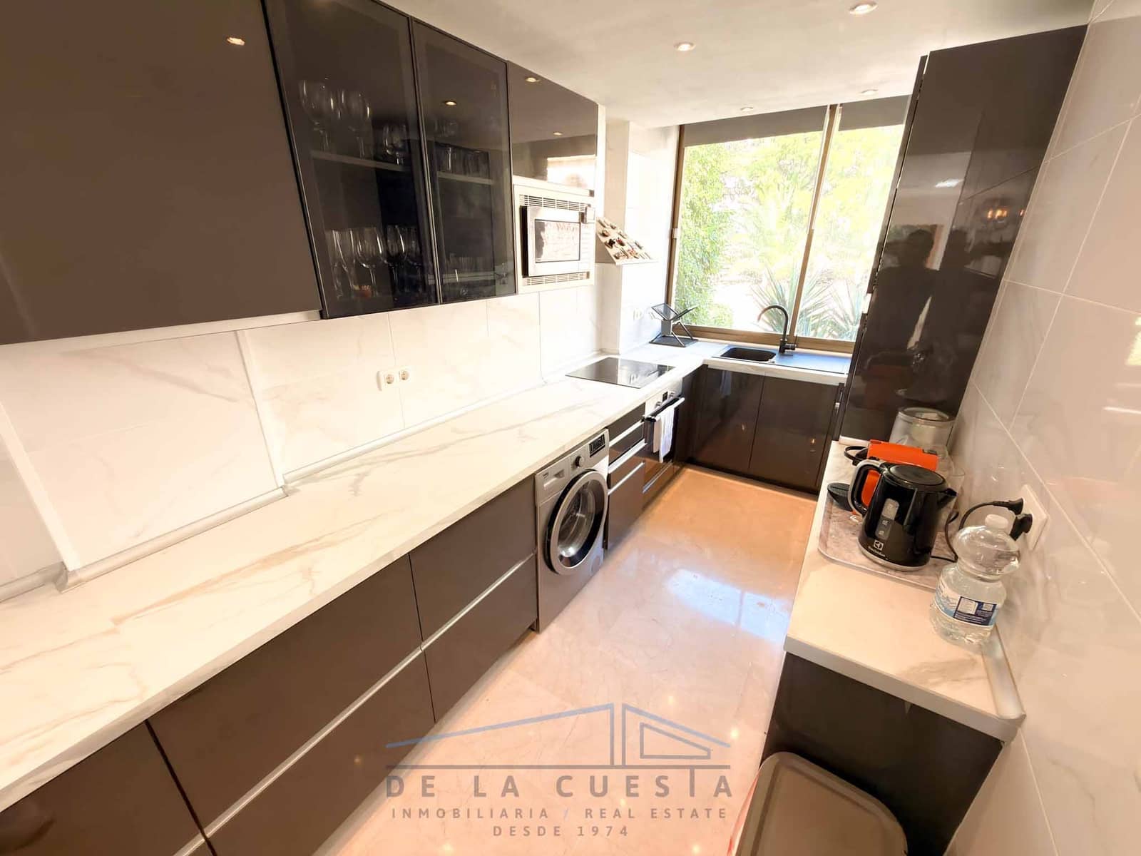 2 bedroom Apartment for sale in La Herradura with garage - € 285,000 (Ref: 9515854)