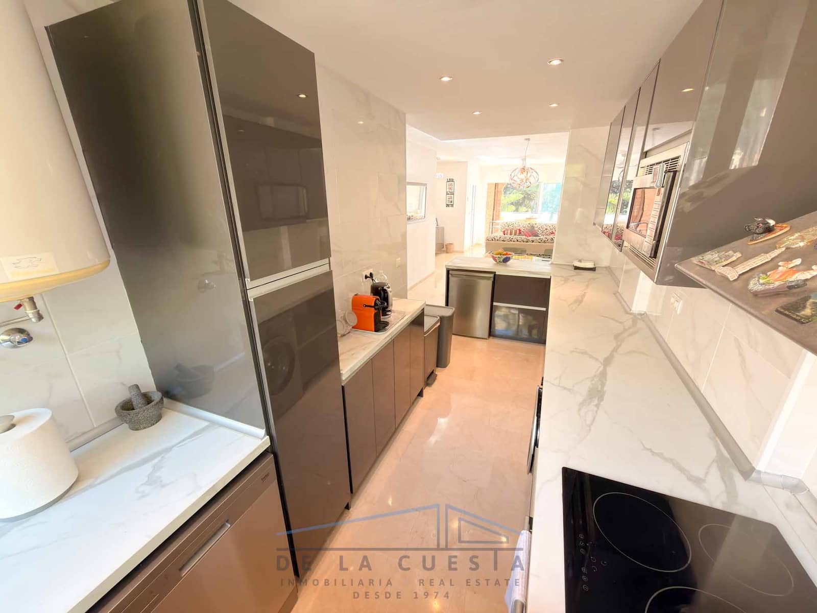 2 bedroom Apartment for sale in La Herradura with garage - € 285,000 (Ref: 9515854)