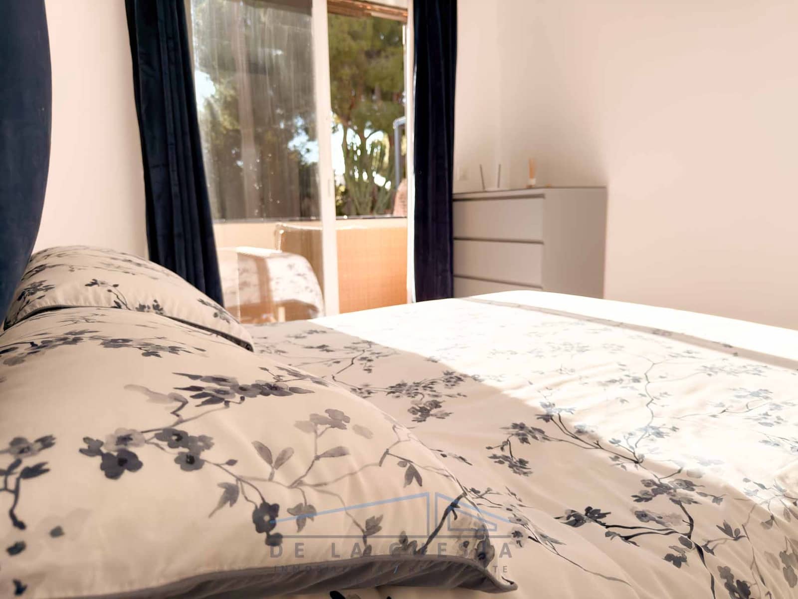 2 bedroom Apartment for sale in La Herradura with garage - € 285,000 (Ref: 9515854)