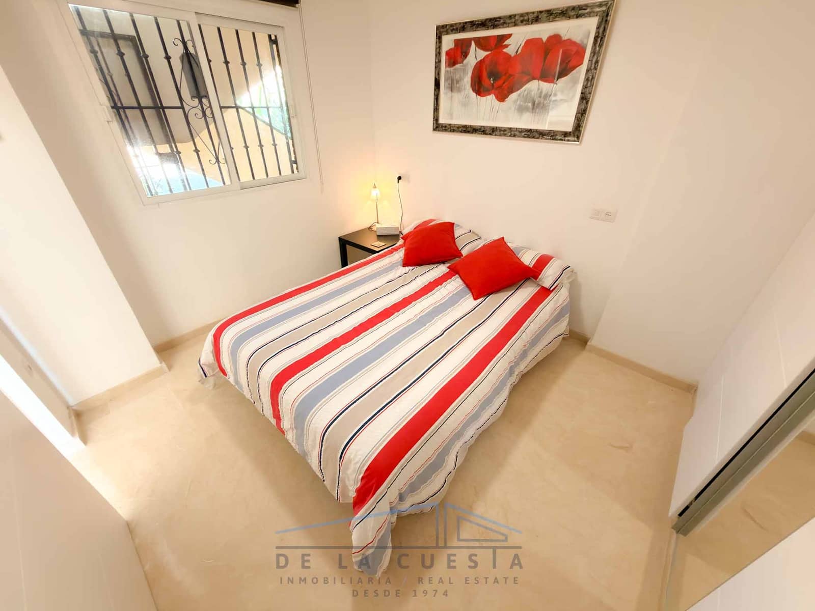 2 bedroom Apartment for sale in La Herradura with garage - € 285,000 (Ref: 9515854)
