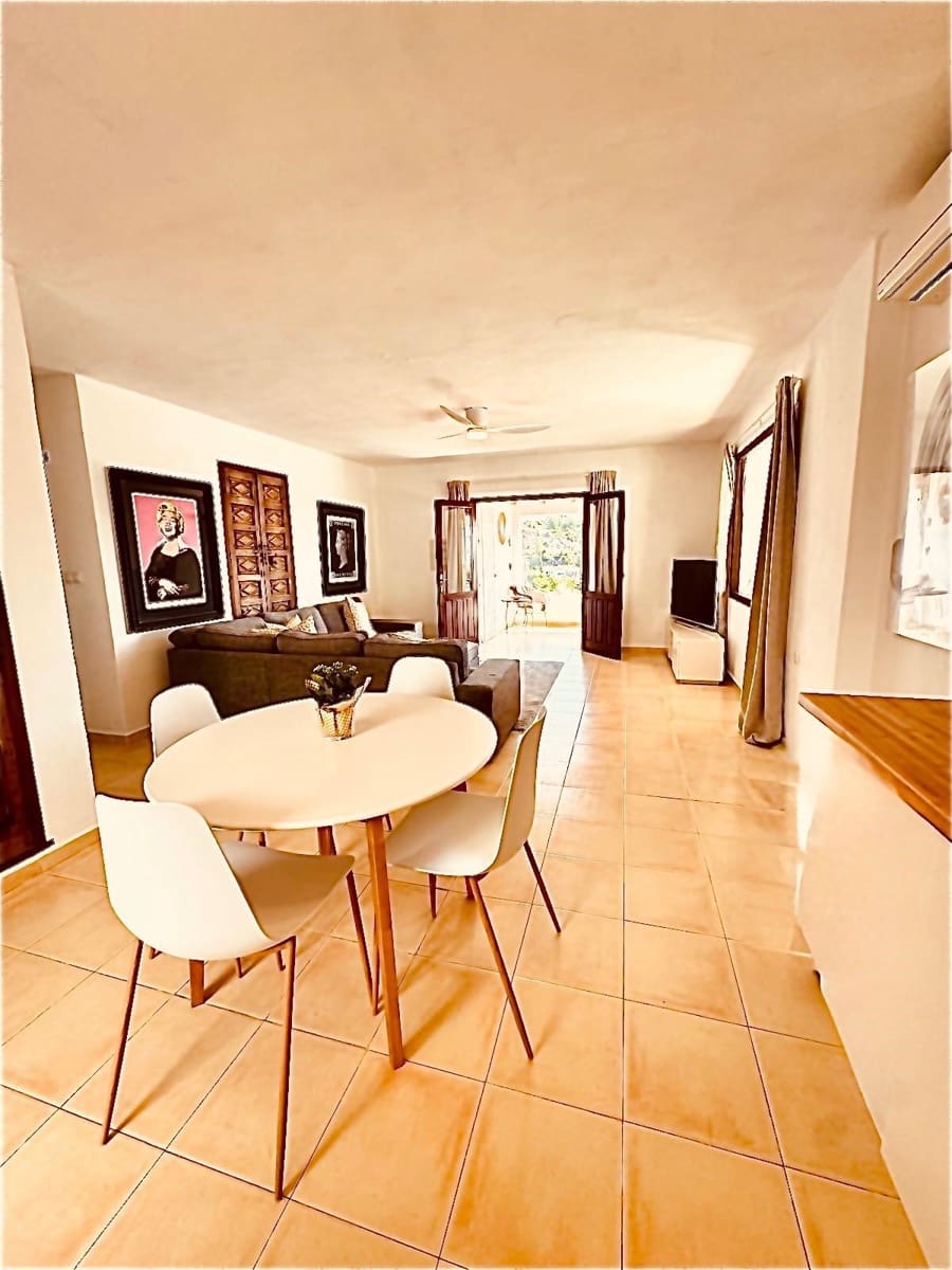 3 soveværelse Byhus til salg i La Herradura med swimmingpool garage - € 850.000 (Ref: 9795588)