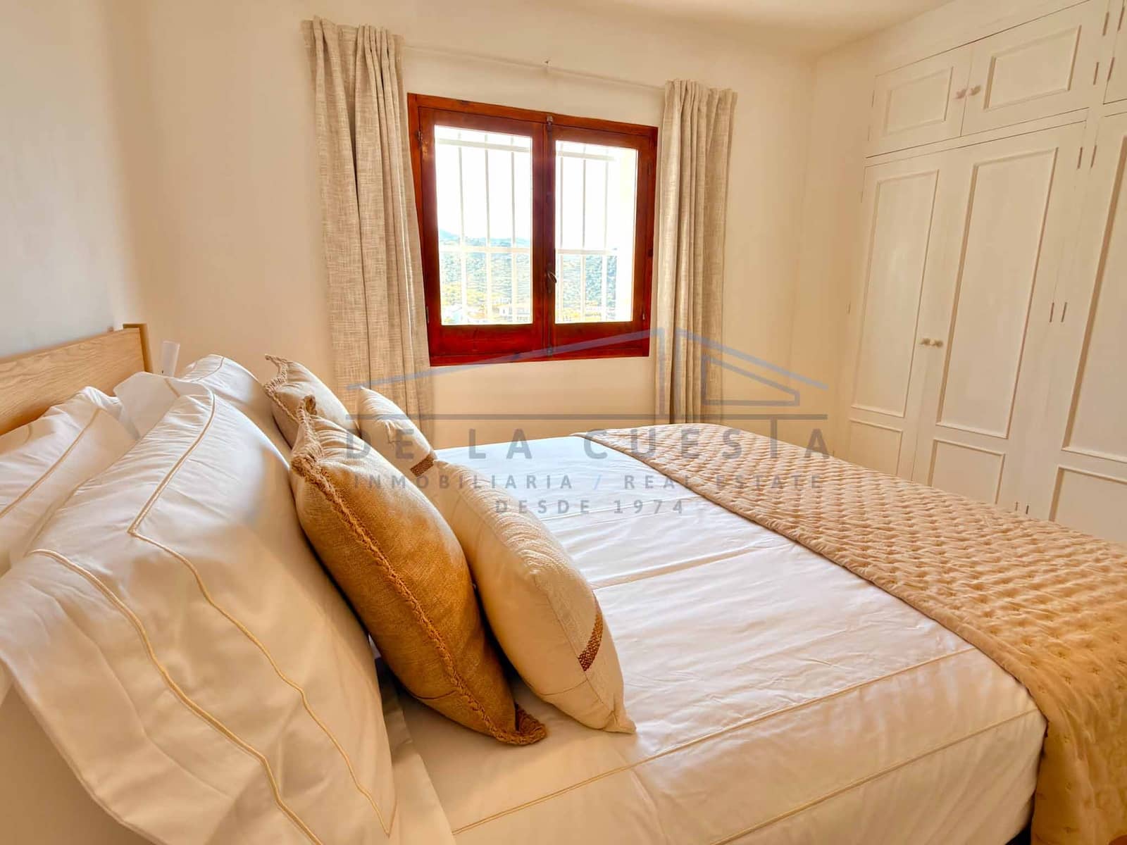 3 soveværelse Byhus til salg i La Herradura med swimmingpool garage - € 850.000 (Ref: 9795588)