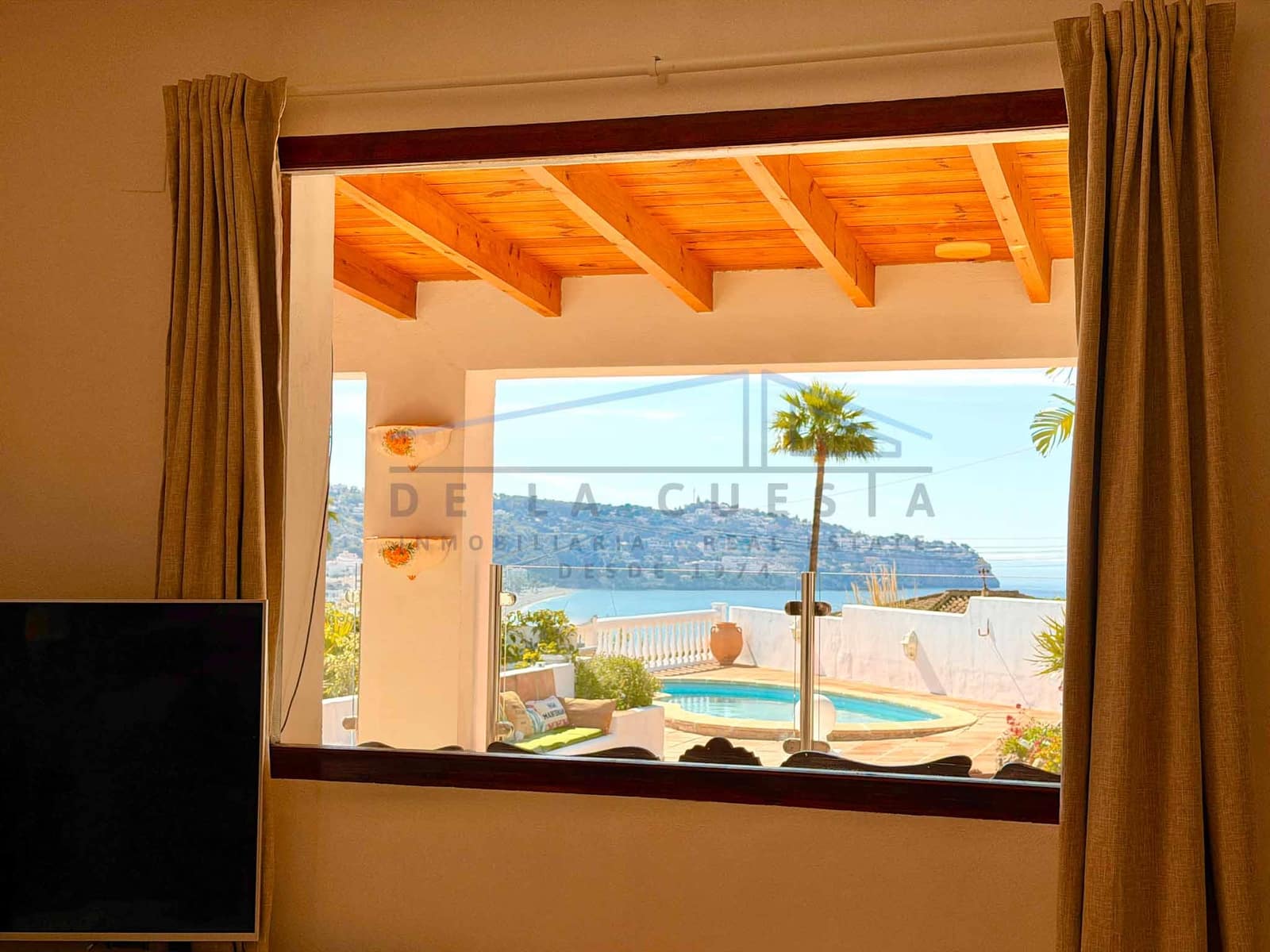 3 soveværelse Byhus til salg i La Herradura med swimmingpool garage - € 850.000 (Ref: 9795588)