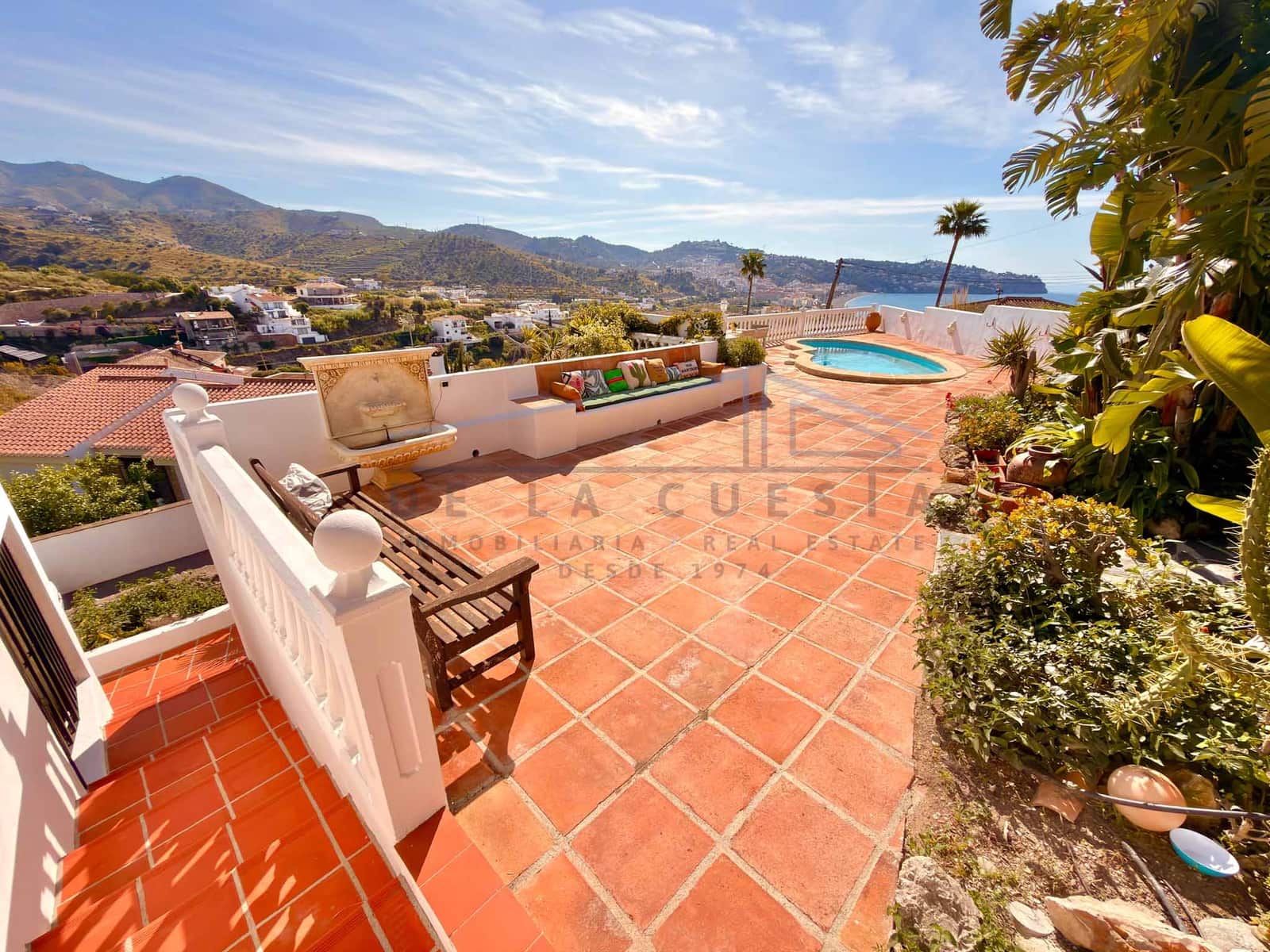 3 soveværelse Byhus til salg i La Herradura med swimmingpool garage - € 850.000 (Ref: 9795588)