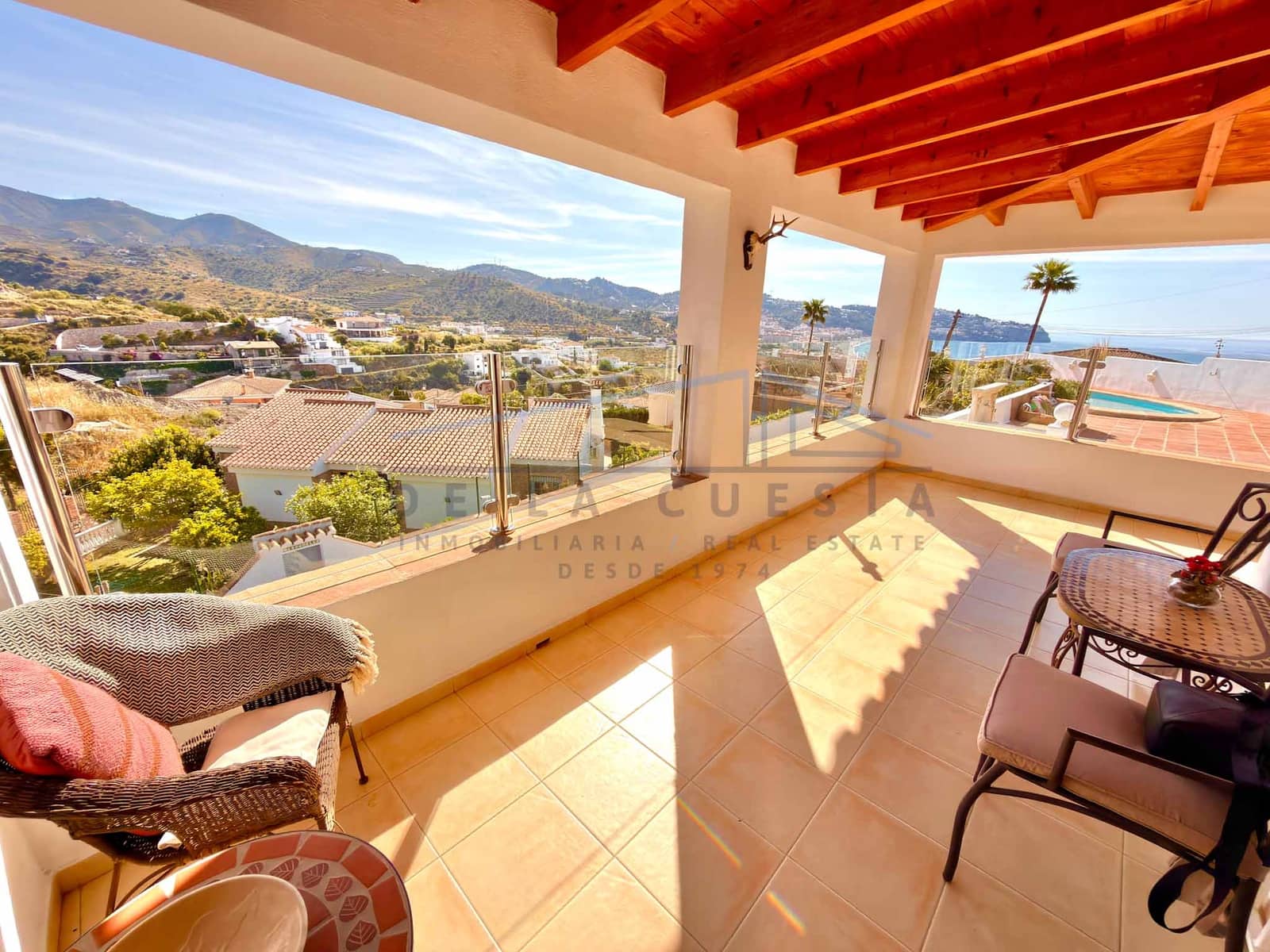 3 soveværelse Byhus til salg i La Herradura med swimmingpool garage - € 850.000 (Ref: 9795588)