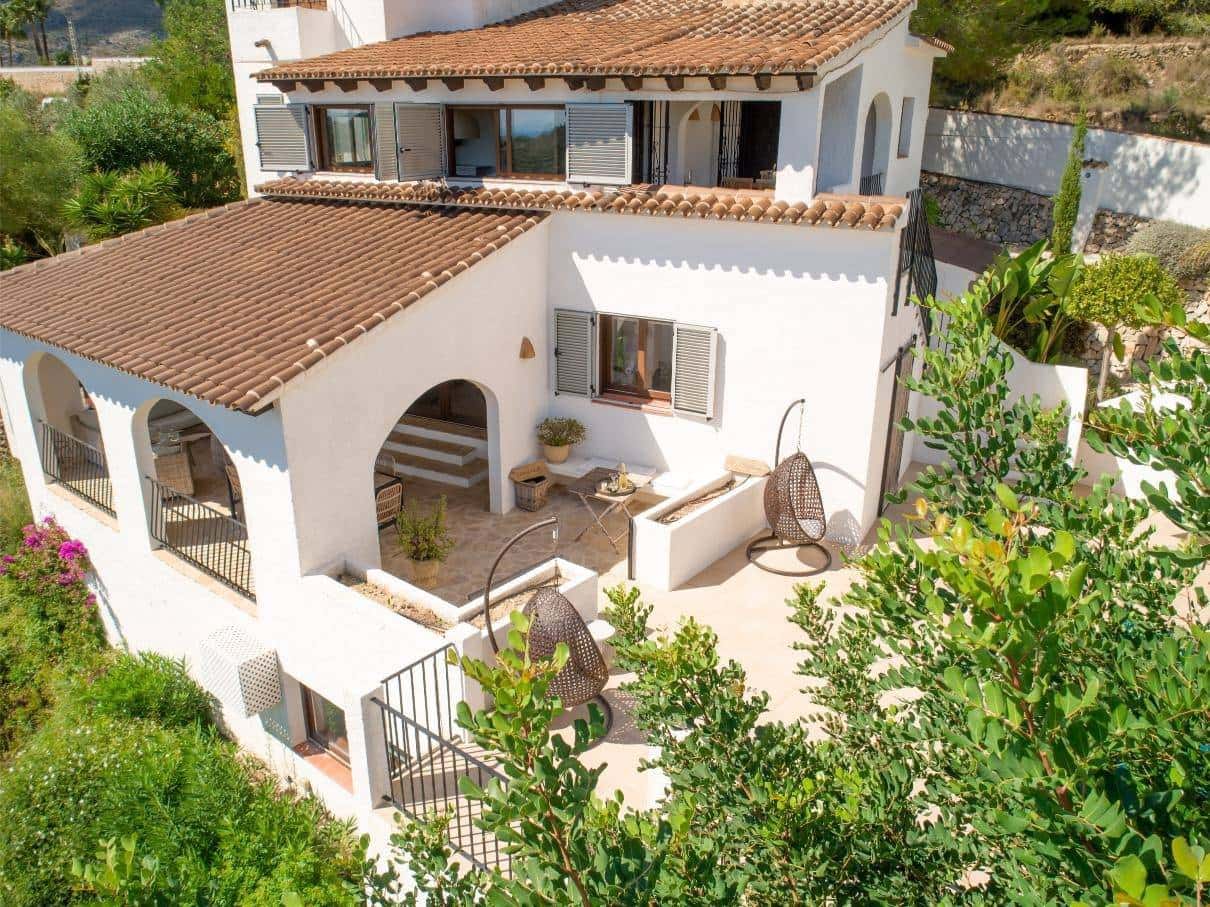 4 Zimmer Villa zu verkaufen in Benissa mit Pool Garage - 985.000 € (Ref: 10005623)