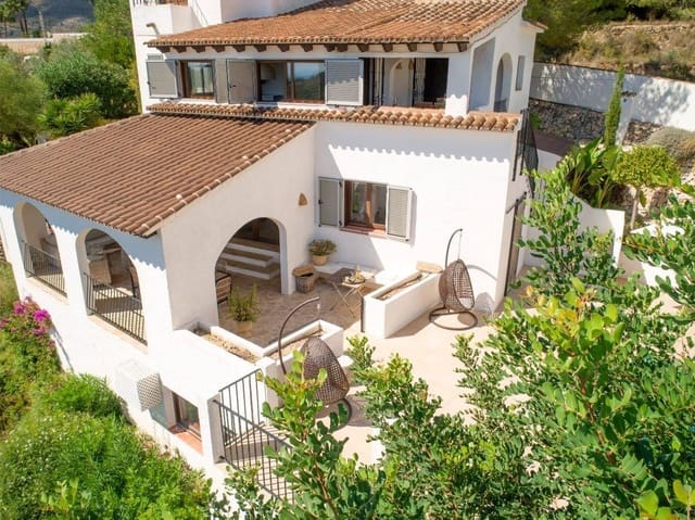 Chalet de 4 habitaciones en Benissa en venta con piscina garaje - 985.000 € (Ref: 10005623)
