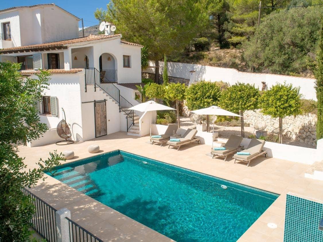 4 Zimmer Villa zu verkaufen in Benissa mit Pool Garage - 985.000 € (Ref: 10005623)