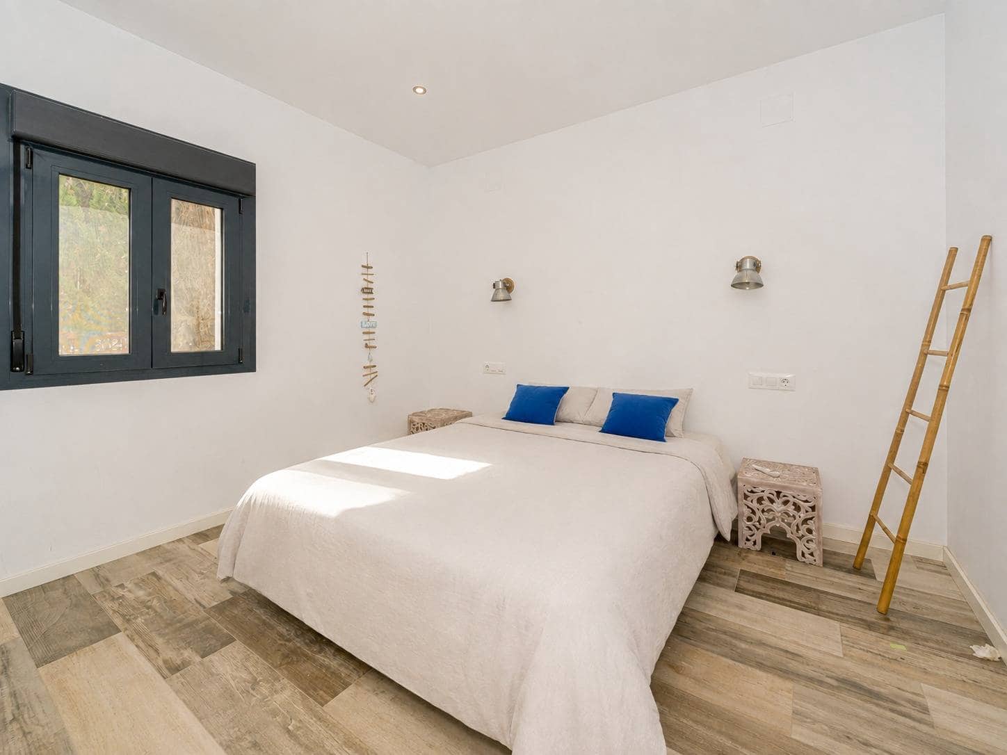 6 soveværelse Villa til salg i Arenal med swimmingpool garage - € 1.250.000 (Ref: 10024142)