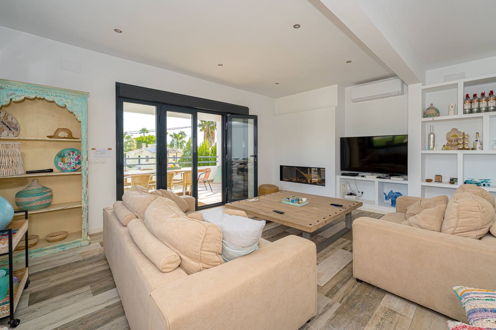 6 soveværelse Villa til salg i Arenal med swimmingpool garage - € 1.250.000 (Ref: 10024142)