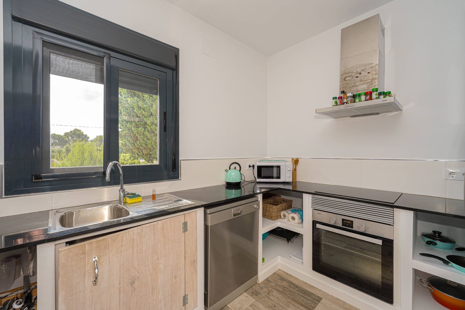 6 soveværelse Villa til salg i Arenal med swimmingpool garage - € 1.250.000 (Ref: 10024142)