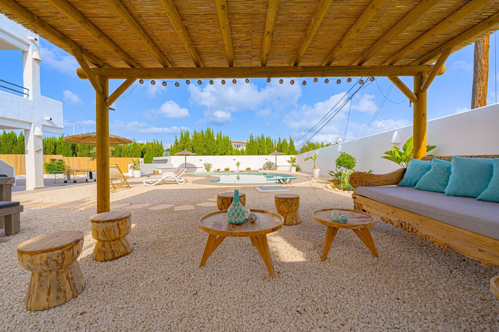 6 soveværelse Villa til salg i Arenal med swimmingpool garage - € 1.250.000 (Ref: 10024142)