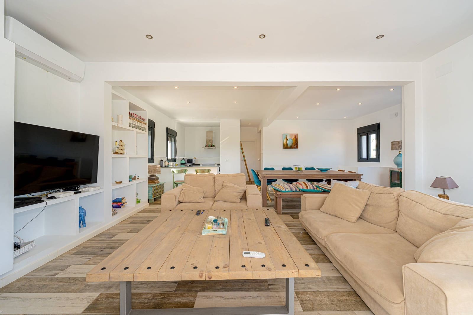 6 soveværelse Villa til salg i Arenal med swimmingpool garage - € 1.250.000 (Ref: 10024142)