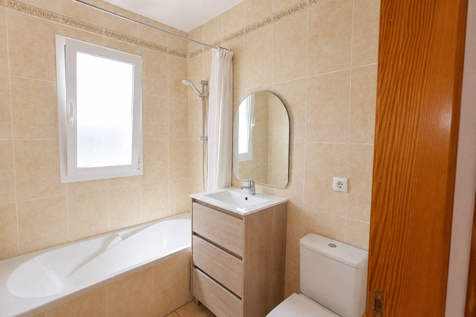 3 bedroom Terraced Villa for sale in Jalon / Xalo with pool - € 280,000 (Ref: 10041141)
