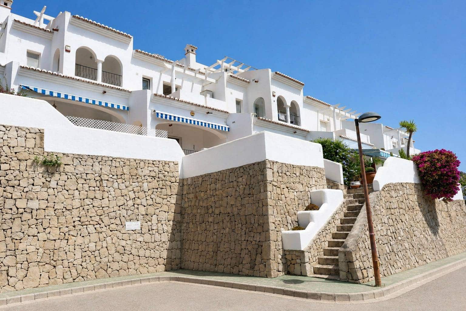 3 bedroom Terraced Villa for sale in Jalon / Xalo with pool - € 280,000 (Ref: 10041141)