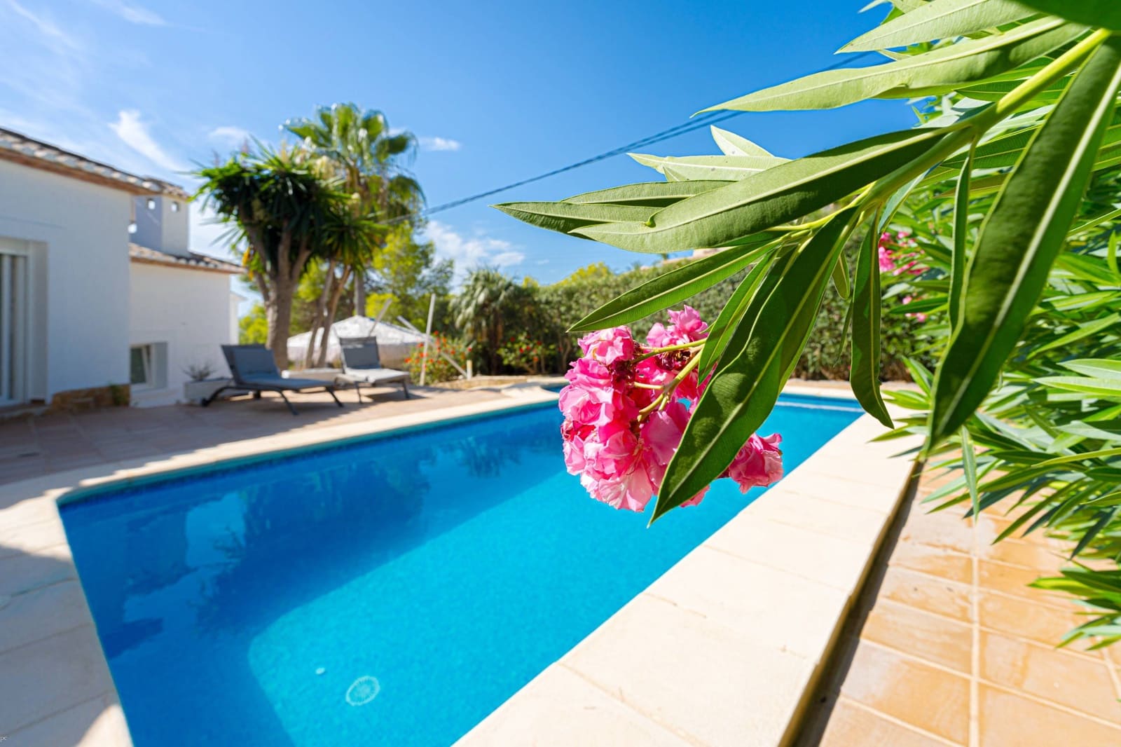 Chalet de 3 habitaciones en Javea / Xàbia en venta con piscina garaje - 1.125.000 € (Ref: 10067935)