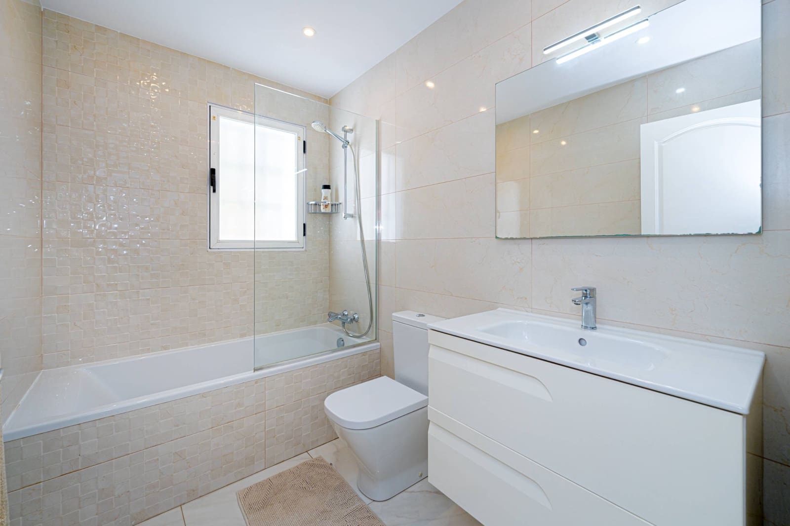 Chalet de 3 habitaciones en Javea / Xàbia en venta con piscina garaje - 1.125.000 € (Ref: 10067935)