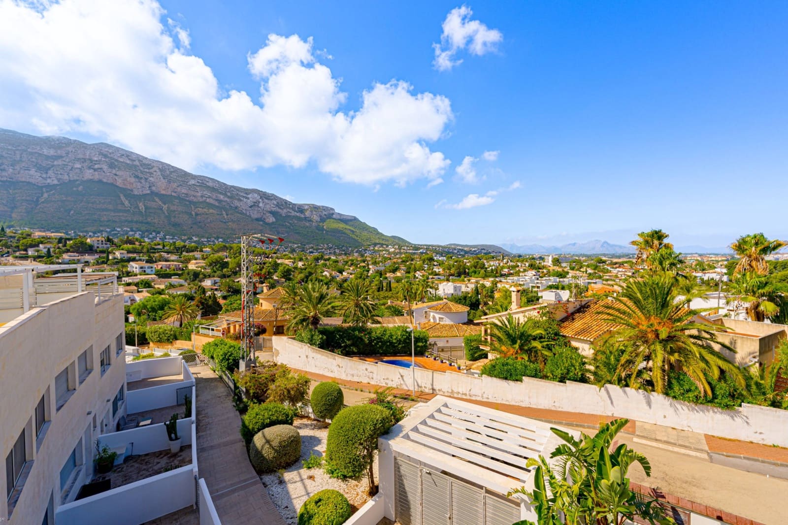 3 sypialnia Dom szeregowy na sprzedaż w Denia z basenem garażem - 585 000 € (Ref: 10102613)