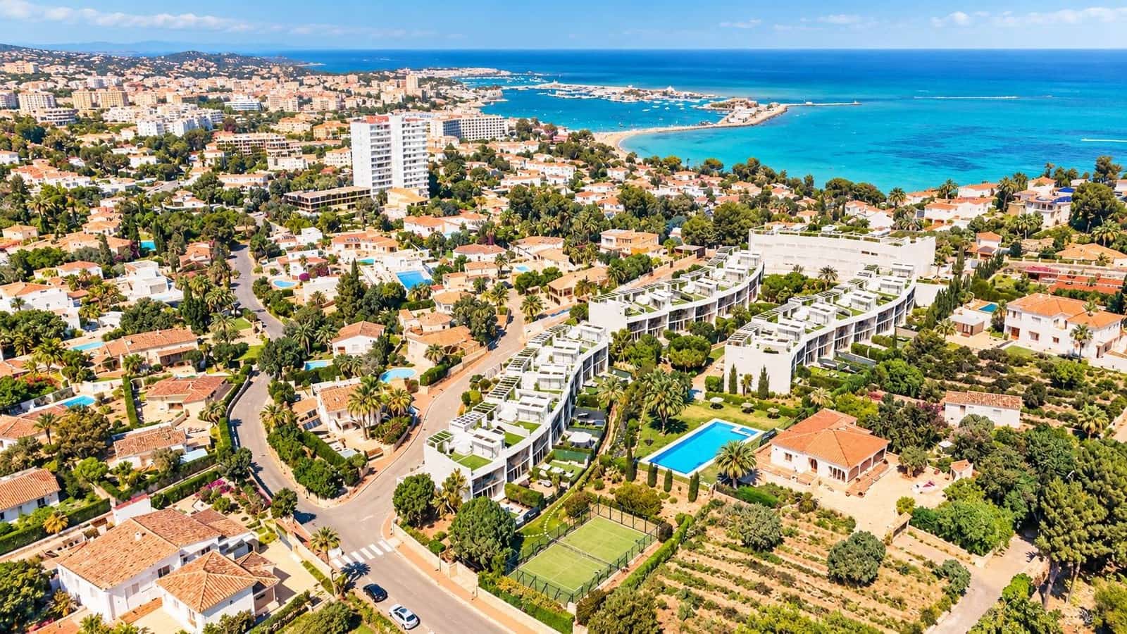 3 sypialnia Dom szeregowy na sprzedaż w Denia z basenem garażem - 585 000 € (Ref: 10102613)