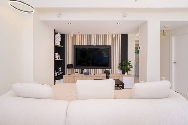 3 sypialnia Dom szeregowy na sprzedaż w Dénia z basenem garażem - 585 000 € (Ref: 10102613)