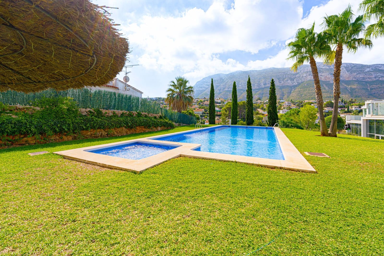 3 sypialnia Dom szeregowy na sprzedaż w Denia z basenem garażem - 585 000 € (Ref: 10102613)