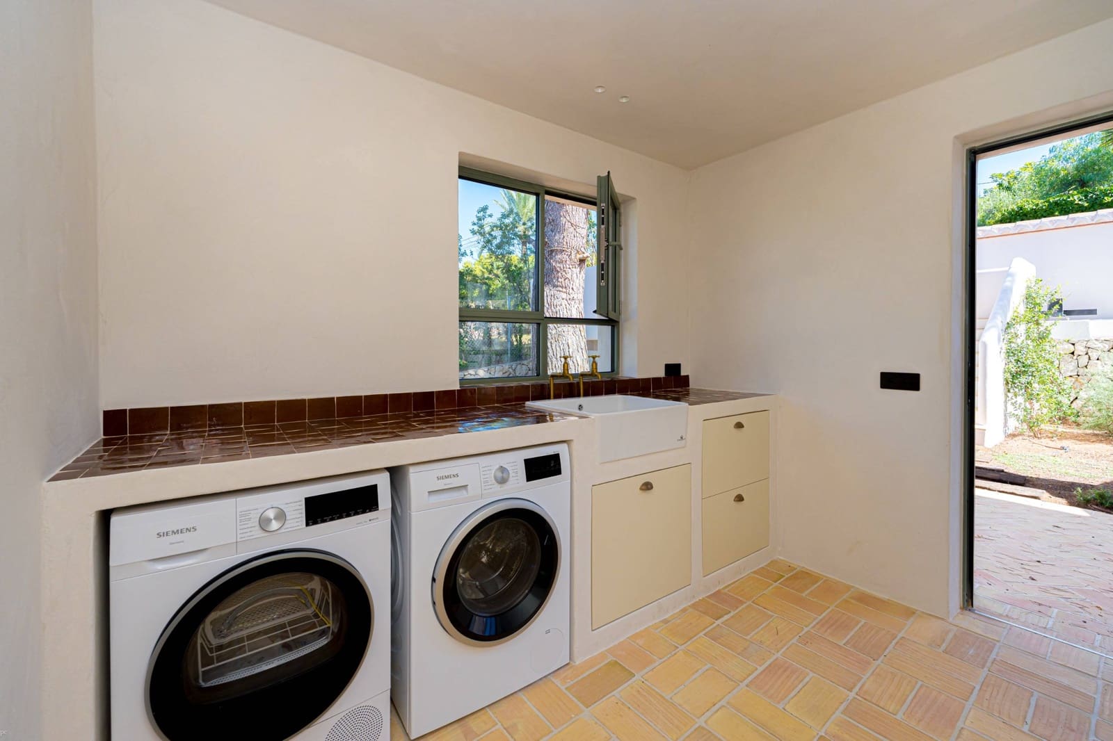 4 bedroom Villa for sale in Javea / Xabia with pool - € 2,300,000 (Ref: 10157911)