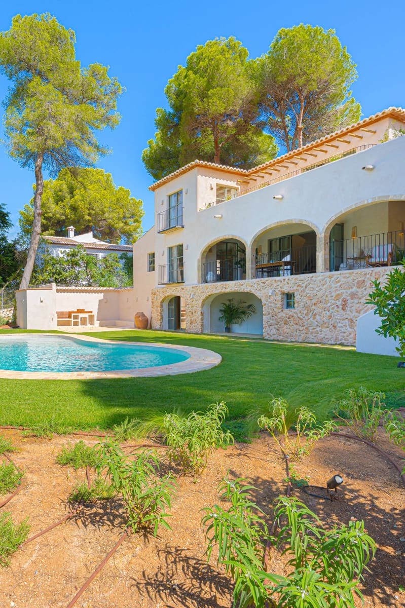 4 bedroom Villa for sale in Javea / Xabia with pool - € 2,300,000 (Ref: 10157911)