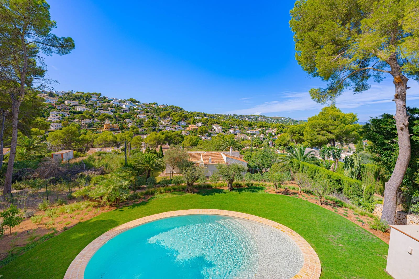 4 bedroom Villa for sale in Javea / Xabia with pool - € 2,300,000 (Ref: 10157911)