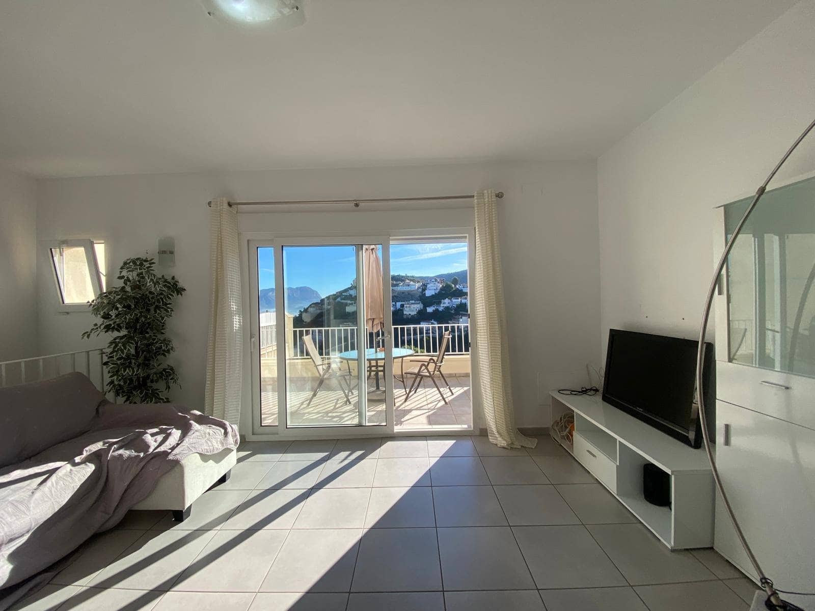 2 soverom Rekkehus til salgs i Monte Solana med svømmebasseng garasje - € 275 000 (Ref: 10177162)