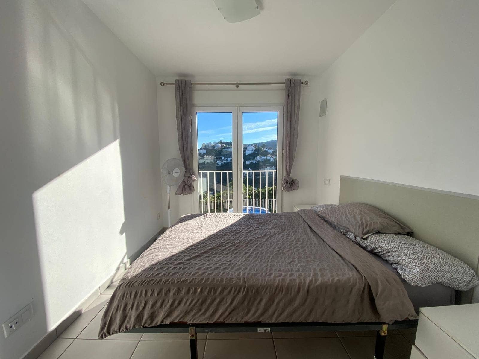 2 soverom Rekkehus til salgs i Monte Solana med svømmebasseng garasje - € 275 000 (Ref: 10177162)