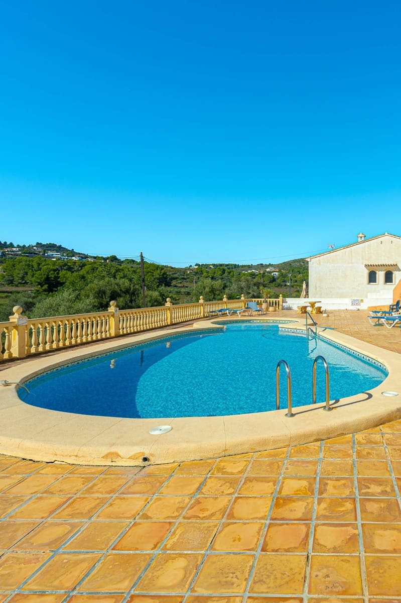 Chalet de 2 habitaciones en Benitachell / Benitatxell en venta con piscina garaje - 325.000 € (Ref: 10183132)