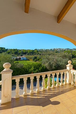 Chalet de 2 habitaciones en Benitachell / Benitatxell en venta con piscina garaje - 325.000 € (Ref: 10183132)