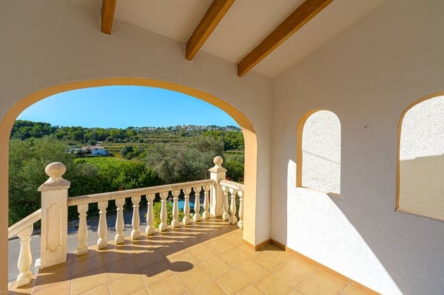 Chalet de 2 habitaciones en Benitachell / Benitatxell en venta con piscina garaje - 325.000 € (Ref: 10183132)
