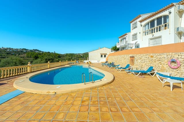 Chalet de 2 habitaciones en Benitachell / Benitatxell en venta con piscina garaje - 325.000 € (Ref: 10183132)