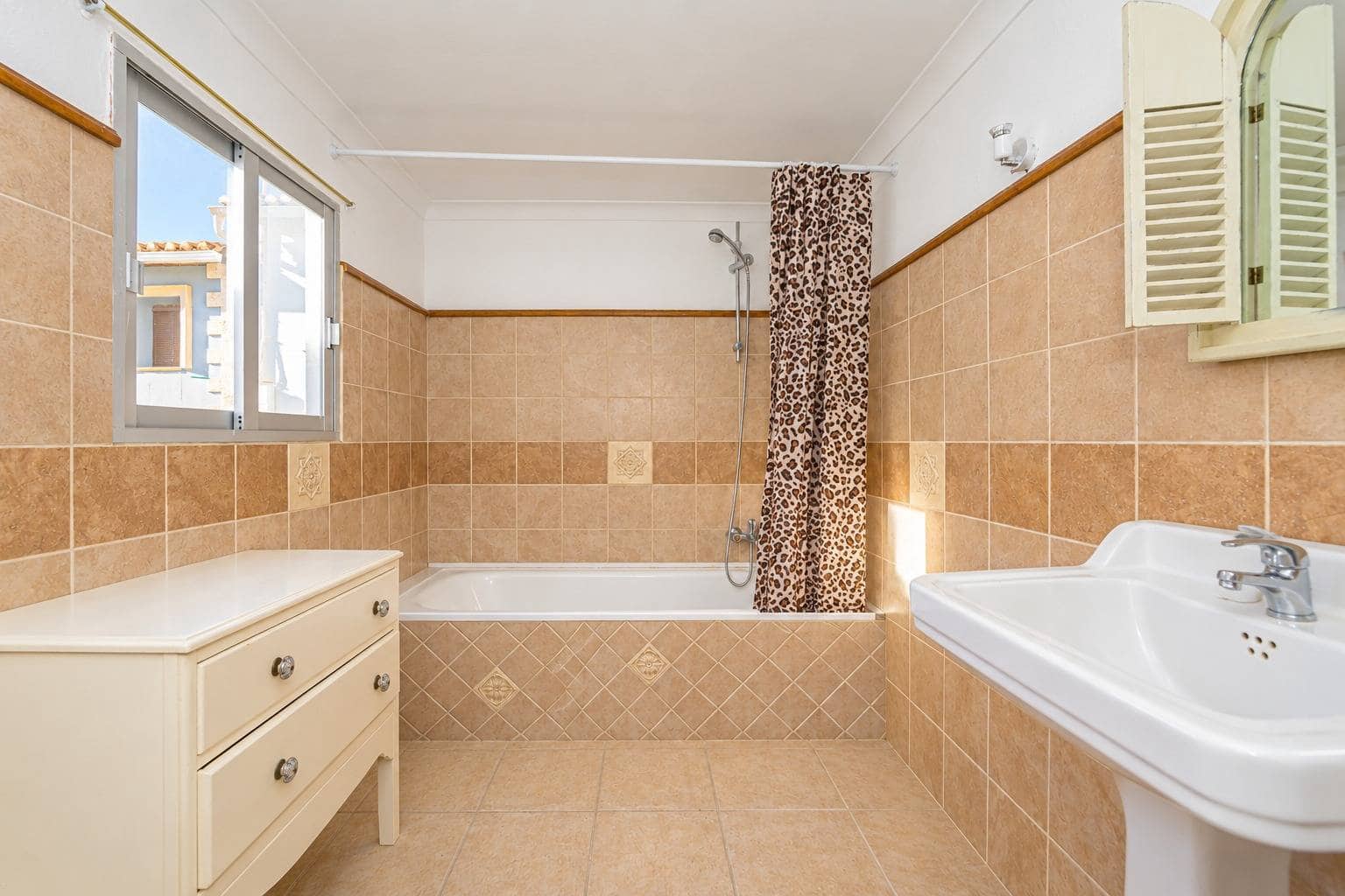 3 soverom Rekkehus til salgs i Llosa de Camacho - € 210 000 (Ref: 10183133)
