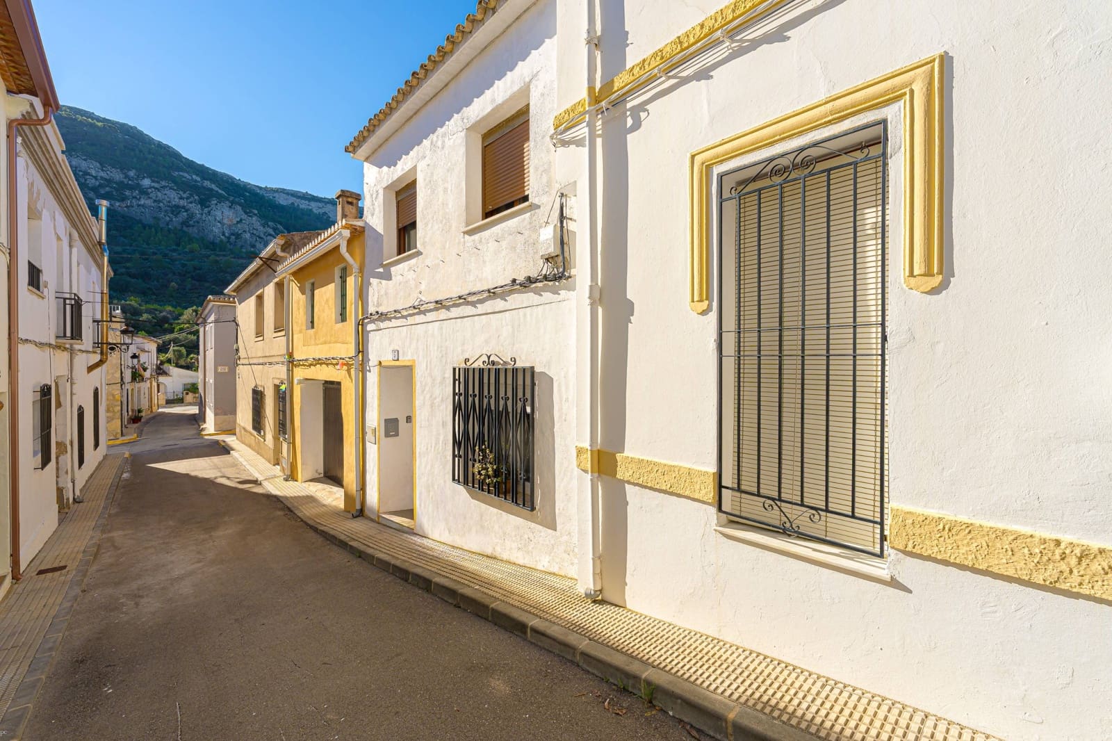 3 soverom Rekkehus til salgs i Llosa de Camacho - € 210 000 (Ref: 10183133)