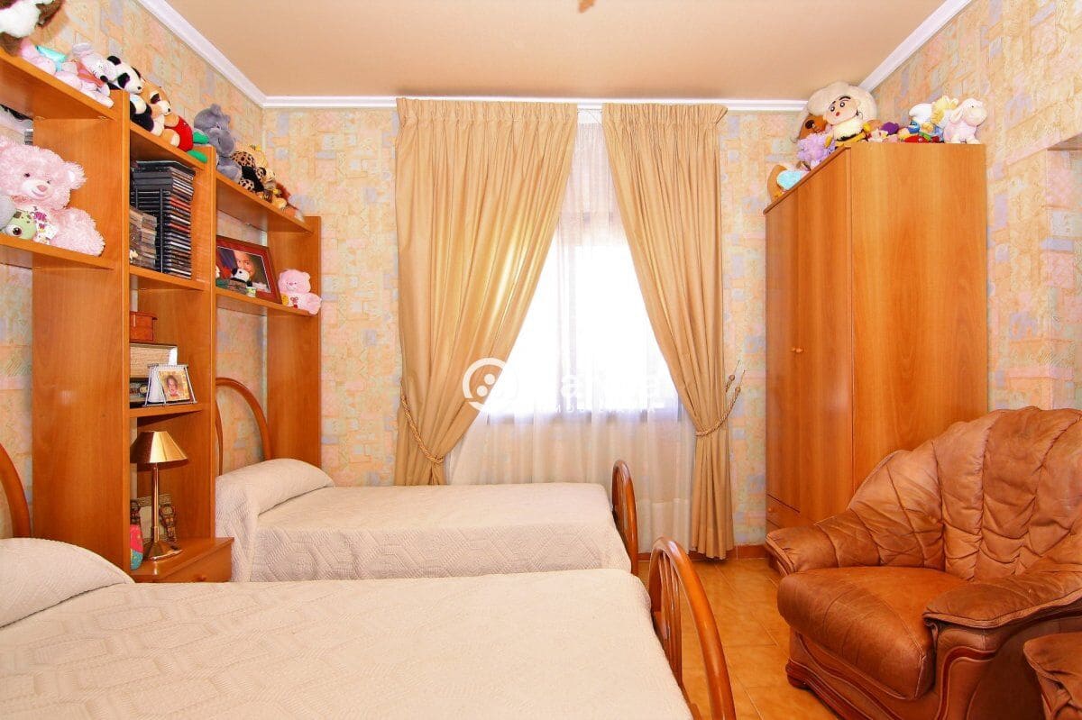 8 sypialnia Willa na sprzedaż w Pedreguer z basenem - 585 000 € (Ref: 4029246)